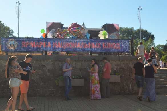 «Люди улыбаются и забывают о том, что ночью опять гремело». О хрупком счастье Донецка (ФОТО) | Русская весна