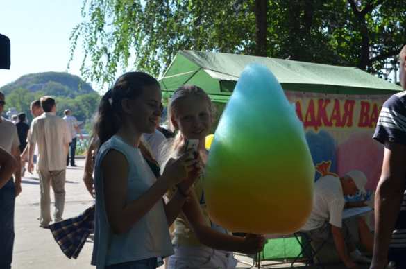 «Люди улыбаются и забывают о том, что ночью опять гремело». О хрупком счастье Донецка (ФОТО) | Русская весна