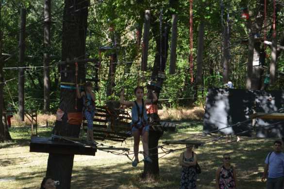 «Люди улыбаются и забывают о том, что ночью опять гремело». О хрупком счастье Донецка (ФОТО) | Русская весна