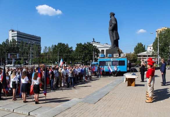 Больно и грустно: в Донецке вскрыли капсулу времени 50-летней давности (ФОТО, ВИДЕО) | Русская весна