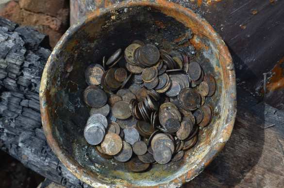 В Донецке в результате обстрела ВСУ сгорел дом и 7 автомобилей (ФОТОРЕПОРТАЖ «Русской Весны») | Русская весна