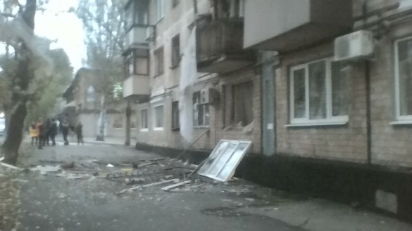 МОЛНИЯ: В Донецке рядом с правительственным кварталом прогремел взрыв, есть пострадавшие (ФОТО, ВИДЕО) | Русская весна