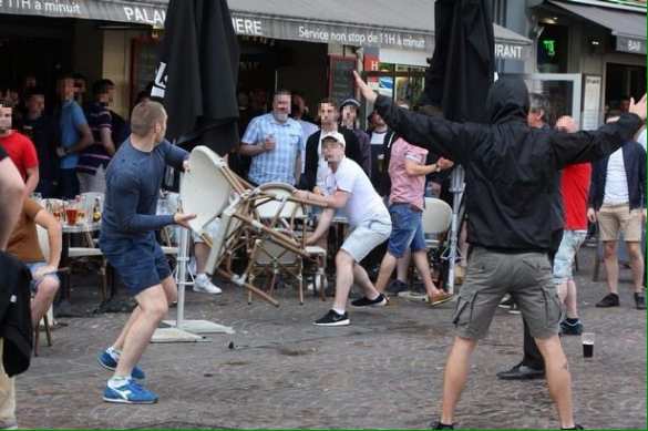 Трое против 30-ти: русские фанаты нокаутируют англичан, оскорбивших Россию в Лилле (ФОТО, ВИДЕО 18+) | Русская весна