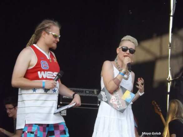 Пока украинская армия гибнет на Донбассе, свидомая молодежь отрывается на фестивале украинского духа Бандерштат под Луцком (фото, видео) | Русская весна