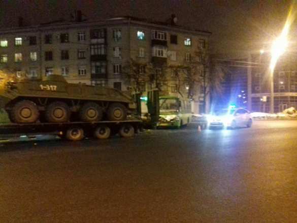 Ночь аварий: БТР, грузовик и поезда столкнулись на Украине (ФОТО, ВИДЕО) | Русская весна