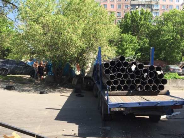 Страшное ДТП в Днепропетровске: гружённая металлом фура снесла 13 машин, есть жертвы (ФОТО, ВИДЕО) | Русская весна