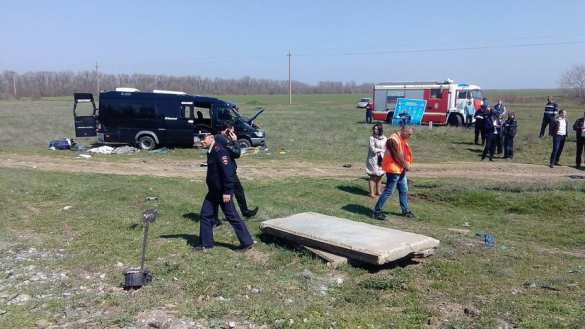ВАЖНО: В Крыму электричка протаранила автобус, есть жертвы (+ФОТО, ВИДЕО) | Русская весна