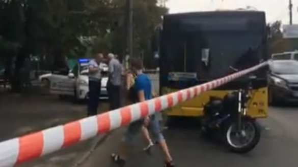 В Киеве мотоциклист расстрелял водителя автобуса (ФОТО) | Русская весна