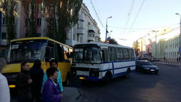 Масштабное ДТП под Донецком: столкнулись автобусы и «Скорая» (ФОТО, ВИДЕО) | Русская весна