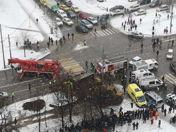Страшная авария в Москве: грузовик с землёй раздавил такси (ФОТО, ВИДЕО) | Русская весна