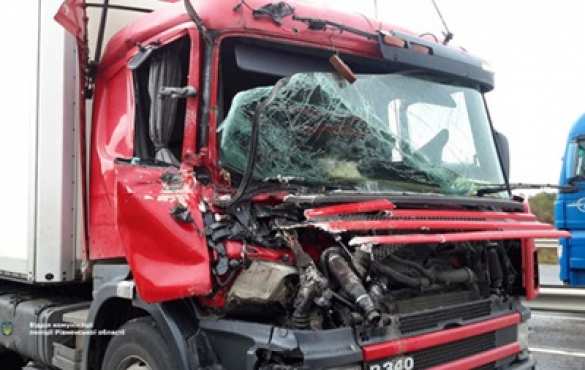 Под Ровно КрАЗ с «ВСУшниками» столкнулся с фурой (ФОТО, ВИДЕО) | Русская весна