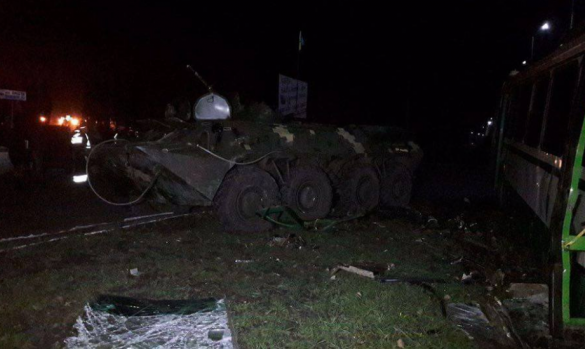 Знаки: переданный Порошенко БТР в первый же день попал в смертельное ДТП (ФОТО) | Русская весна