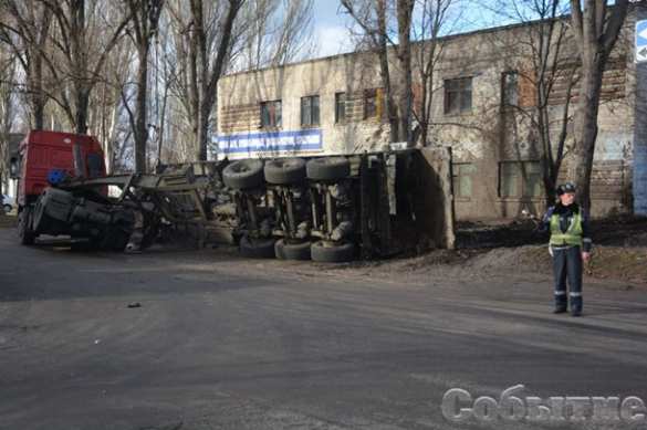 На ГАИ в Днепродзержинске вылилось 20 тонн фекалий (ФОТО) | Русская весна