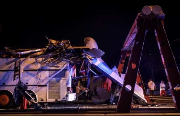 Двухэтажный автобус с украинскими туристами «срезало» ограничителем высоты: жуткое ДТП в столице Венгрии (ФОТО, ВИДЕО) | Русская весна