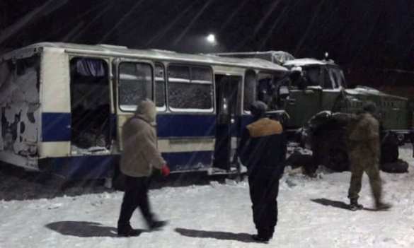 На Донбассе грузовик ВСУ врезался в автобус с шахтерами: 17 пострадавших (ФОТО) | Русская весна