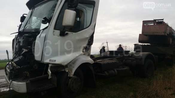 Тягач ВСУ с бронетехникой попал в ДТП под Мелитополем (ФОТО) | Русская весна