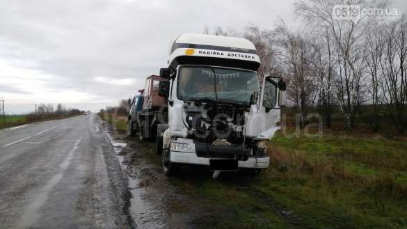Тягач ВСУ с бронетехникой попал в ДТП под Мелитополем (ФОТО) | Русская весна