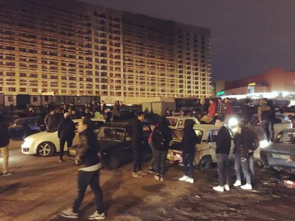 Ночные «гуляния» стритрейсеров в Москве: файеры и беспорядки (ФОТО, ВИДЕО 18+) | Русская весна