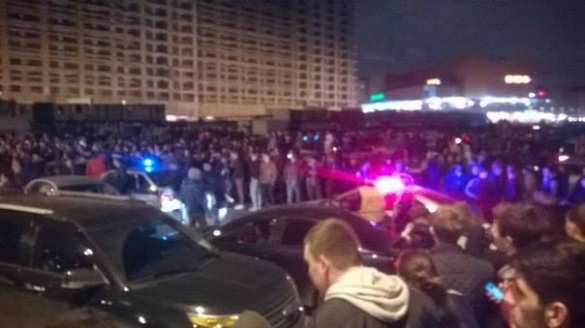 Ночные «гуляния» стритрейсеров в Москве: файеры и беспорядки (ФОТО, ВИДЕО 18+) | Русская весна