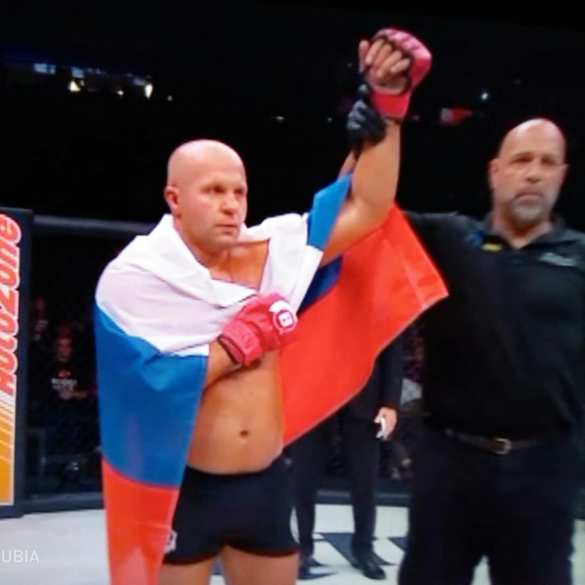 Фёдор Емельяненко уложил американца Соннена в первом раунде (ФОТО, ВИДЕО) | Русская весна