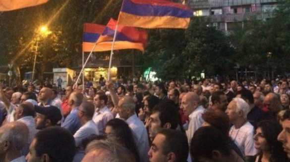 В Ереване полиция разогнала демонстрацию (ФОТО, ВИДЕО) | Русская весна