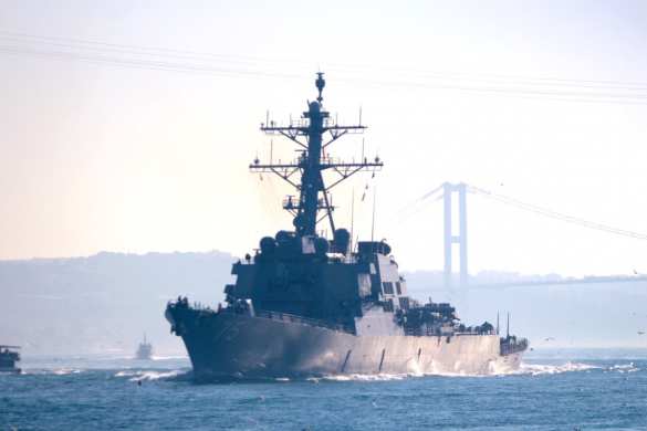 Эсминец ВМС США с крылатыми ракетами вошёл в Чёрное море, корабли ЧФ следят за ним (+ФОТО) | Русская весна