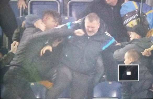 Майданутого «атошника» и нардепа Березу фанаты «Днепра» избили прямо во время футбольного матча (ФОТО, ВИДЕО) | Русская весна