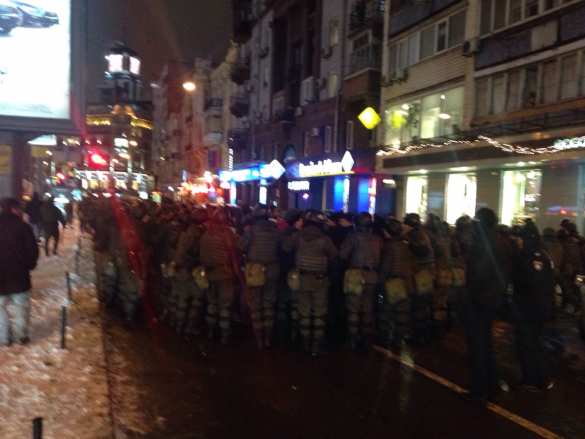 Бойня в Киеве: толпа нацистов напала на турецкий ресторан и разгромила обменник (+ФОТО, ВИДЕО) | Русская весна