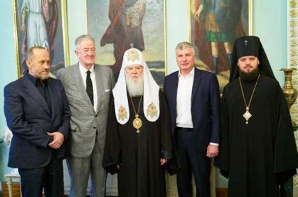 Раскольник Филарет наградил экс-замглавы ЦРУ за «помощь в создании церкви» (ФОТО) | Русская весна