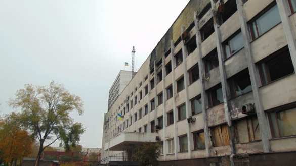 Знамение: в Мариуполе ко дню выборов пропала половина флага Украины (ФОТОФАКТ) | Русская весна