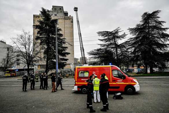 СРОЧНО: Серия взрывов прогремела во французском университете (ФОТО, ВИДЕО) | Русская весна