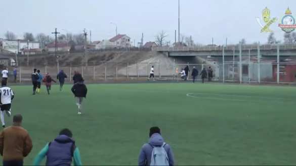 «Проиграли игру, но спасли!»: российские футболисты спасли женщину прямо во время матча (ФОТО, ВИДЕО) | Русская весна