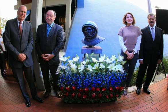 В столице Мексики открыт памятник Гагарину (ФОТО) | Русская весна