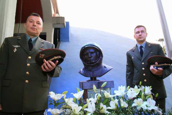 В столице Мексики открыт памятник Гагарину (ФОТО) | Русская весна