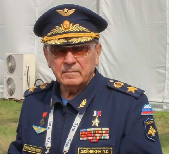Первый главком ВВС 79-летний Герой России поднял в воздух легенду Второй мировой — «Дуглас» (ФОТО) | Русская весна