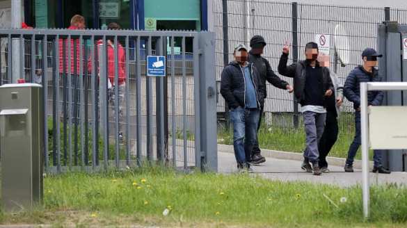 В Германии 150 мигрантов отбили своего приятеля у полицейских (+ФОТО, ВИДЕО) | Русская весна