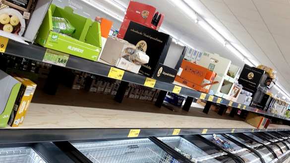 Коронавирус: немцы смели с полок магазинов дешёвые продукты первой необходимости (ФОТО) | Русская весна