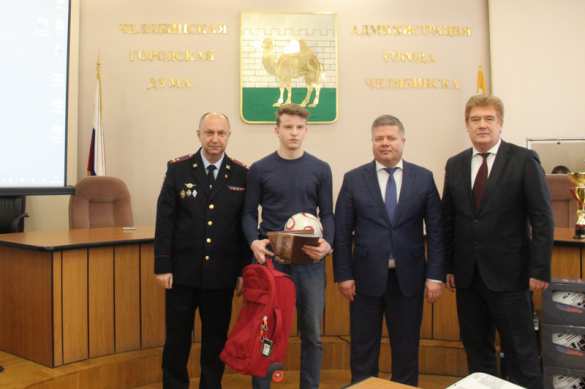 Суровый Челябинск: школьник задержал грабителя и сдал его полиции (ФОТО) | Русская весна