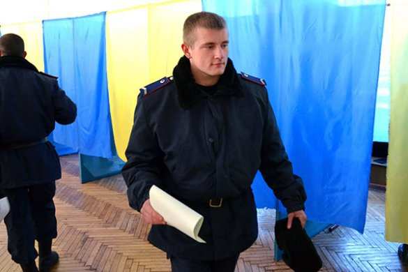 В оккупированных городах Новороссии голосуют солдаты ВСУ и нацгвардия (фото) | Русская весна