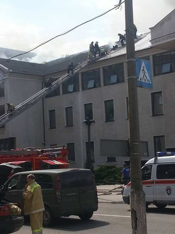 В центре Донецка крупный пожар (ФОТО, ВИДЕО) | Русская весна
