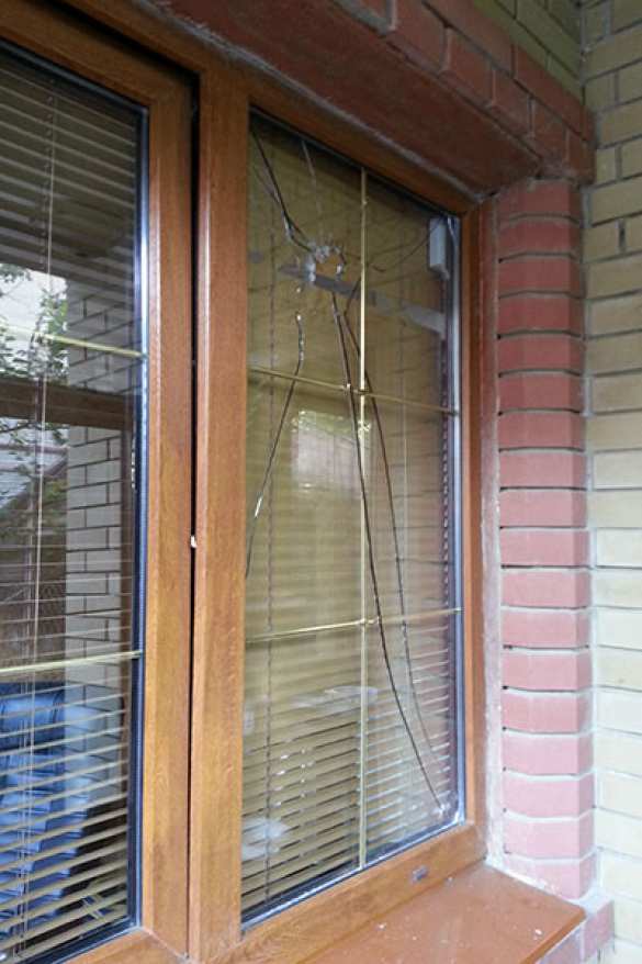 В Горловке артобстрелом повреждено здание епархиального управления (ФОТО) | Русская весна