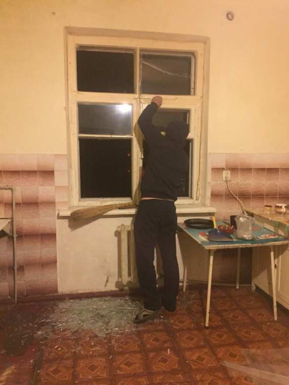 В Горловке ранена женщина, разбито 11 домов: итоги ночи в ДНР (+ВИДЕО, ФОТО) | Русская весна