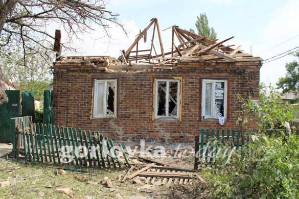 «Обстреливающие Горловку — крысы, просто твари», — офицер Армии ДНР рассказал о последствиях обстрелов (ВИДЕО, ФОТО) | Русская весна