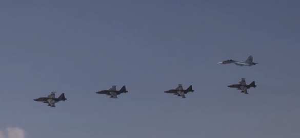 Пальмира: Воздушный парад ВКС РФ, смотр сил Армии Сирии и концерт (ВИДЕО, ФОТО) | Русская весна