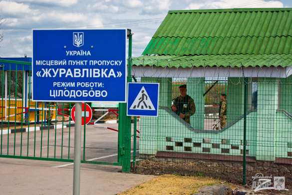 Противотанковые «ежи» и зелень в «кадках»: хваленая «Стена» на границе Украины с Россией (ФОТОЛЕНТА) | Русская весна