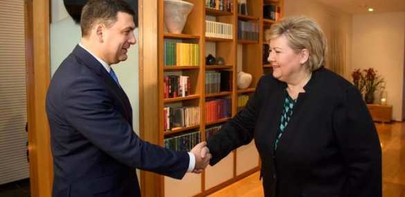 Гройсман зовёт норвежцев добывать газ на Украине (ФОТО) | Русская весна