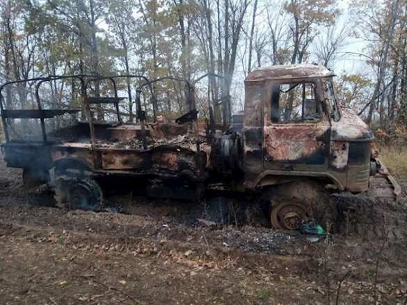 «Меткие!»: в ВСУ показали, как бойцы ЛНР сожгли их грузовик (ФОТО) | Русская весна