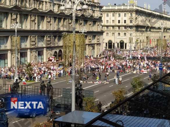 Минск: Силовики окружили протестующих, идёт спецтехника (+ФОТО, ВИДЕО) | Русская весна