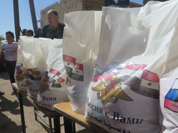 Несущие жизнь: «Руси, руси!» — сирийские дети встречают российский военный конвой (ФОТО) | Русская весна