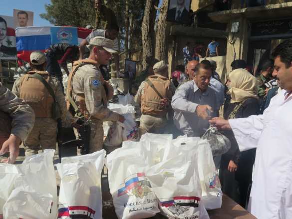 Несущие жизнь: «Руси, руси!» — сирийские дети встречают российский военный конвой (ФОТО) | Русская весна